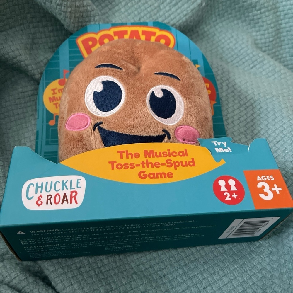 Chuckle & Roar The Musical Toss-The-Spud Game